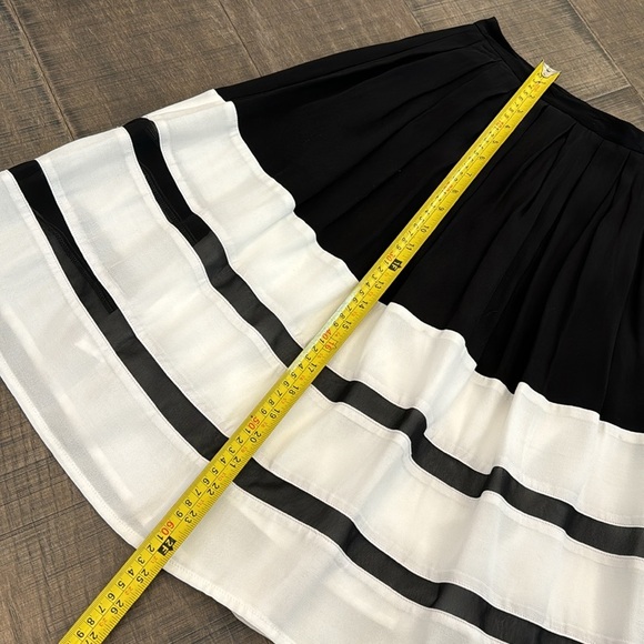 NWT NICOLE MILLER SKIRT SIZE 6 - Picture 6 of 16